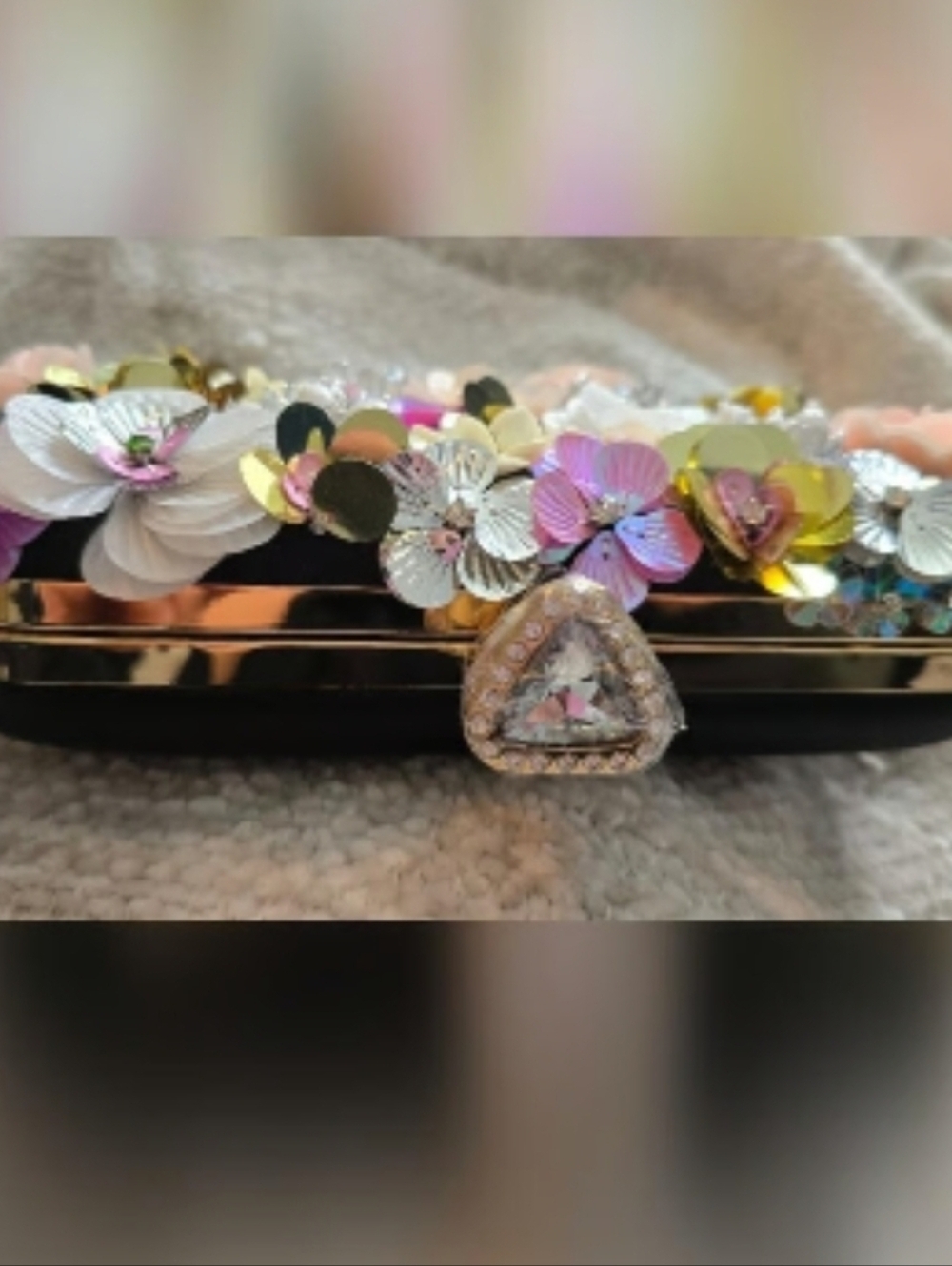 Bebe Daisy Floral Embellished Clutch NWT | 3D Flower Evening Bag w/ Strap - Picture 3 of 6
